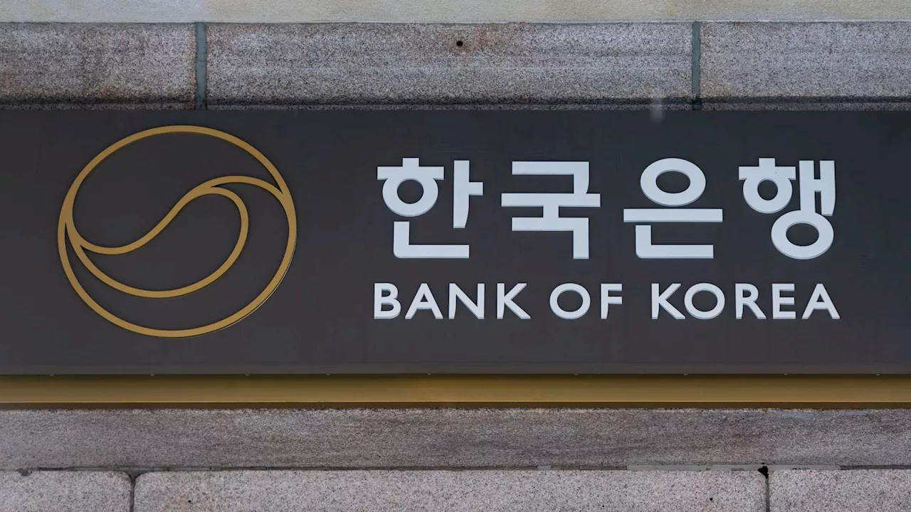 South Korea's Central Bank Unexpectedly Holds Rates Steady Amidst Economic Uncertainty