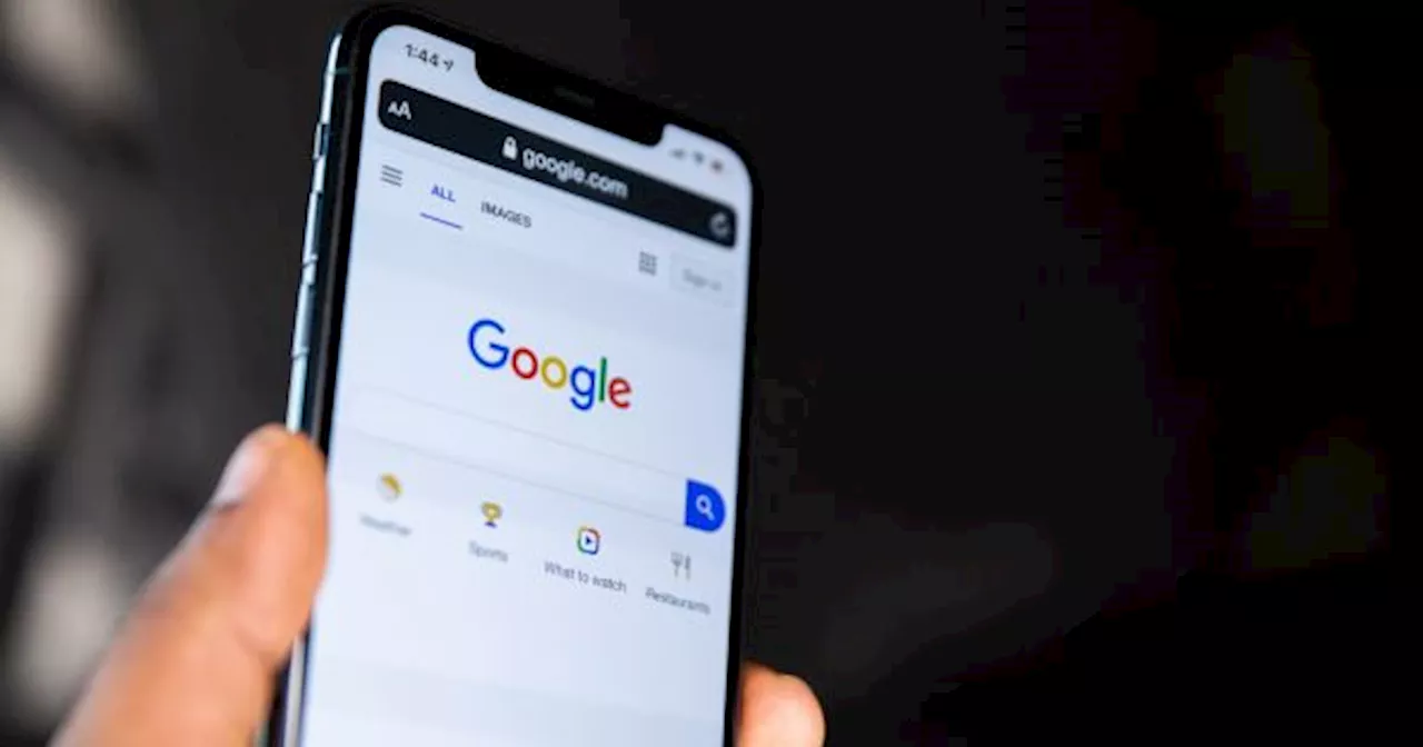 La FUNCIÓN del CELULAR que TENÉS que DESACTIVAR si SENTÍS que GOOGLE te ESCUCHA cuando HABLÁS