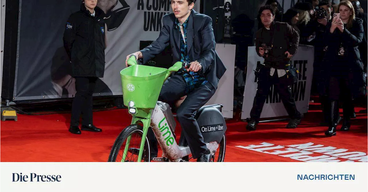 Timothée Chalamet zahlt Strafe für Fahrrad auf dem roten Teppich