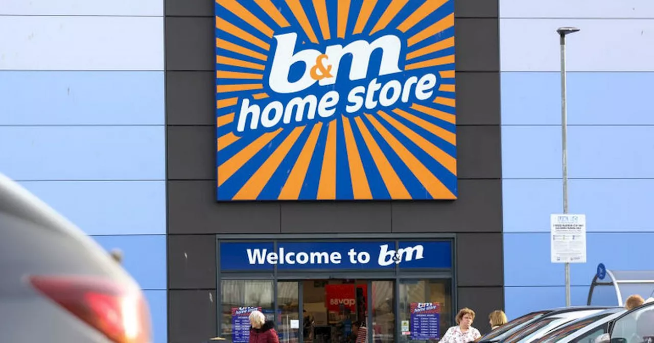 B&M's £15 Vase Looks Just Like A £50 Dunelm Version