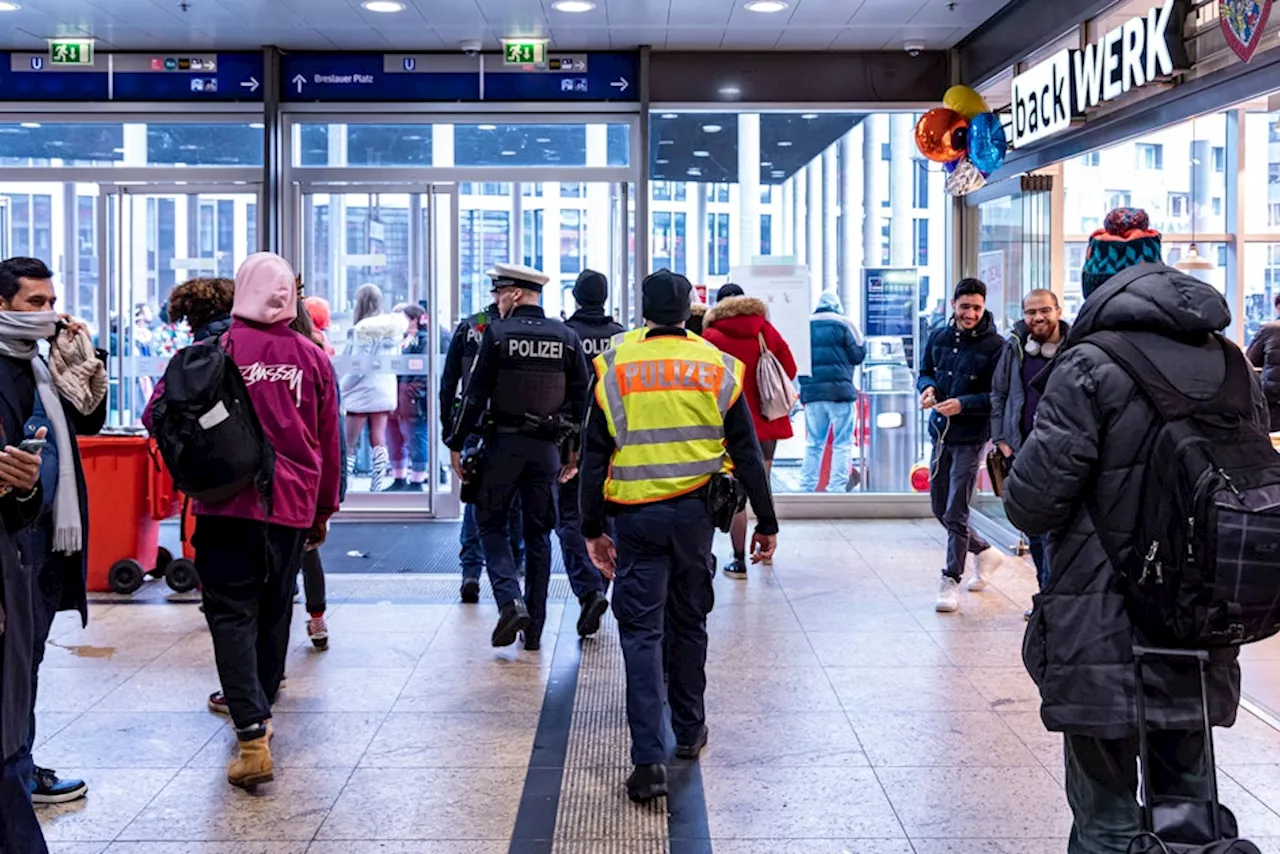 Polizei eilt zu Gastro-Laden in Kölner Hbf – Mann rastet aus