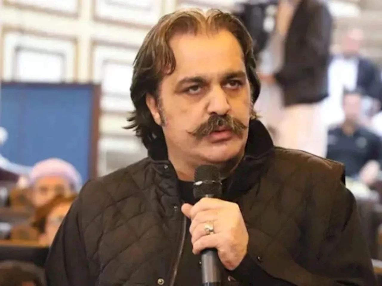 ہائی کورٹ نے وزیراعلیٰ گنڈاپور کو درج مقدمات میں تین ہفتوں تک گرفتار نہ کرنے کا حکم دیا