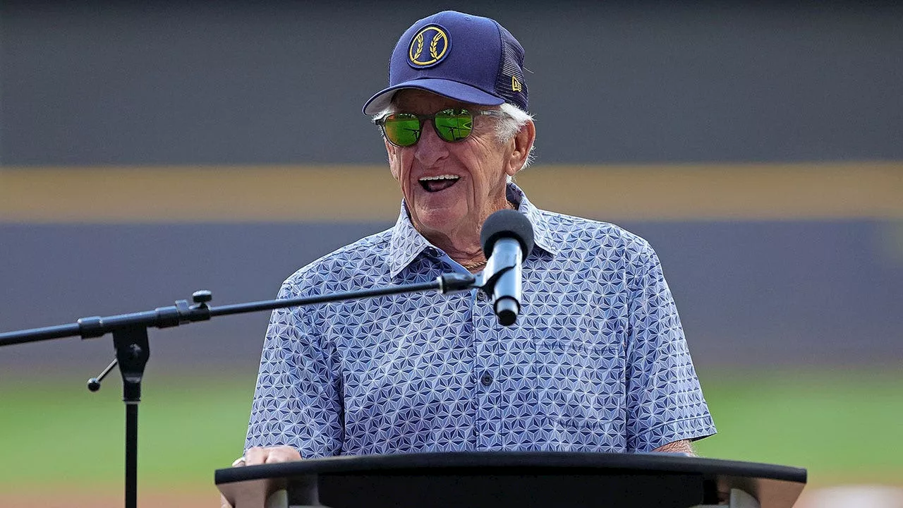 Milwaukee Brewers Icon Bob Uecker Passes Away at 90