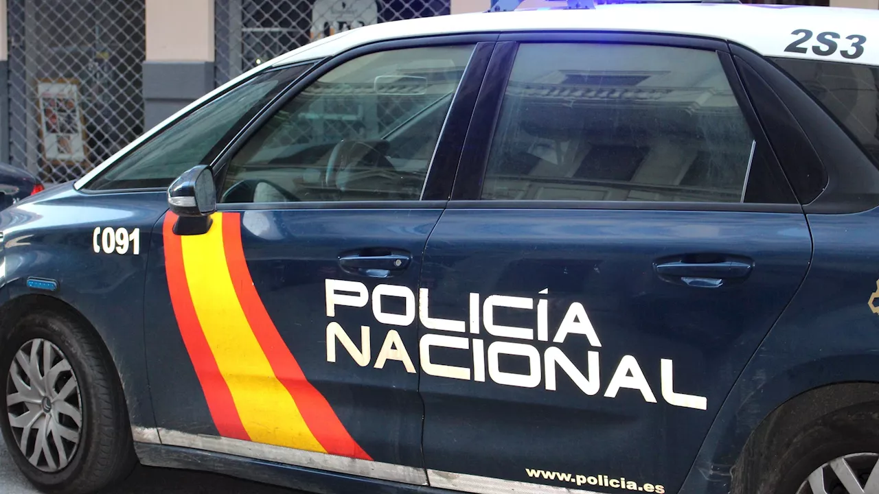 Policia Dispara a Hombre Armado con Cuchillos en Torrent