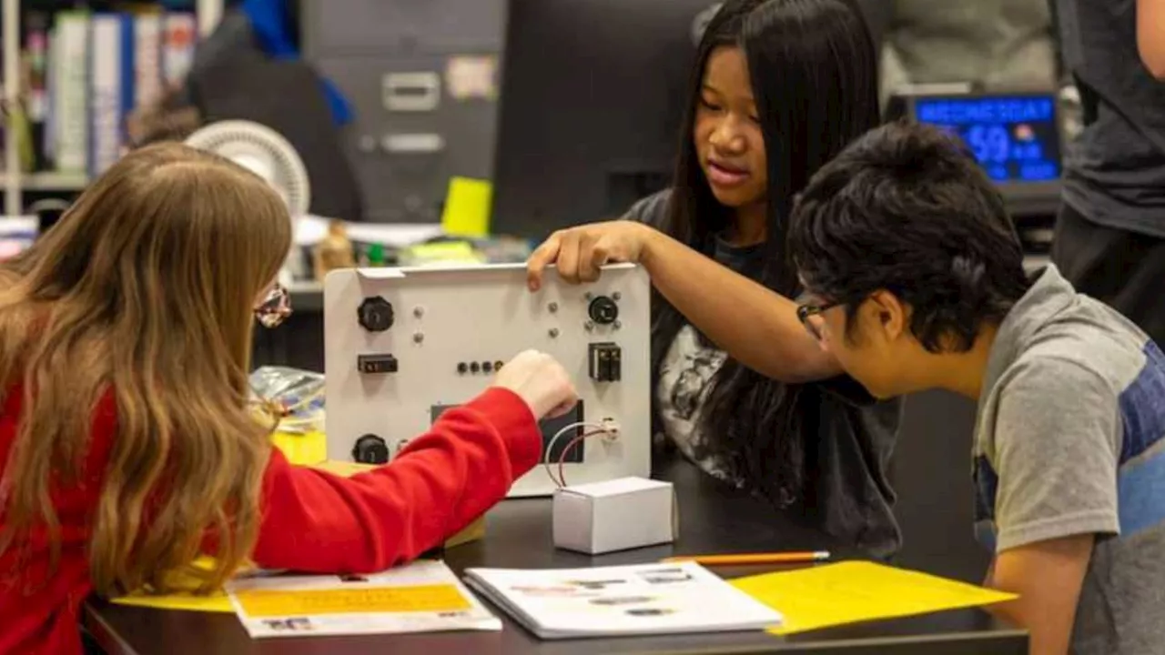 US 7th graders build solar suitcases to power 40 Ugandan refugee schools