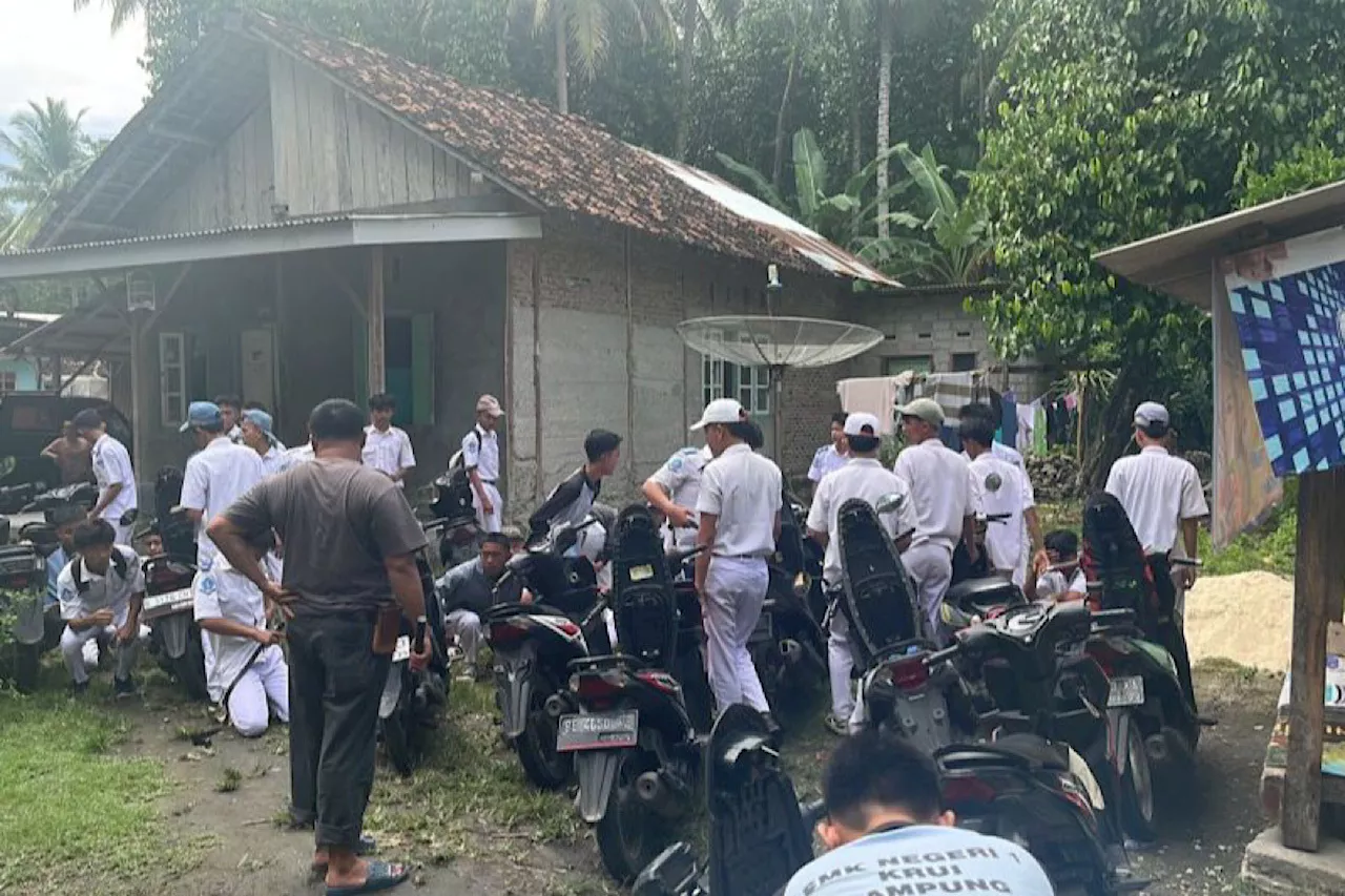 Polisi Bubarkan Tawuran Dua Kelompok Pelajar di Pesisir Barat