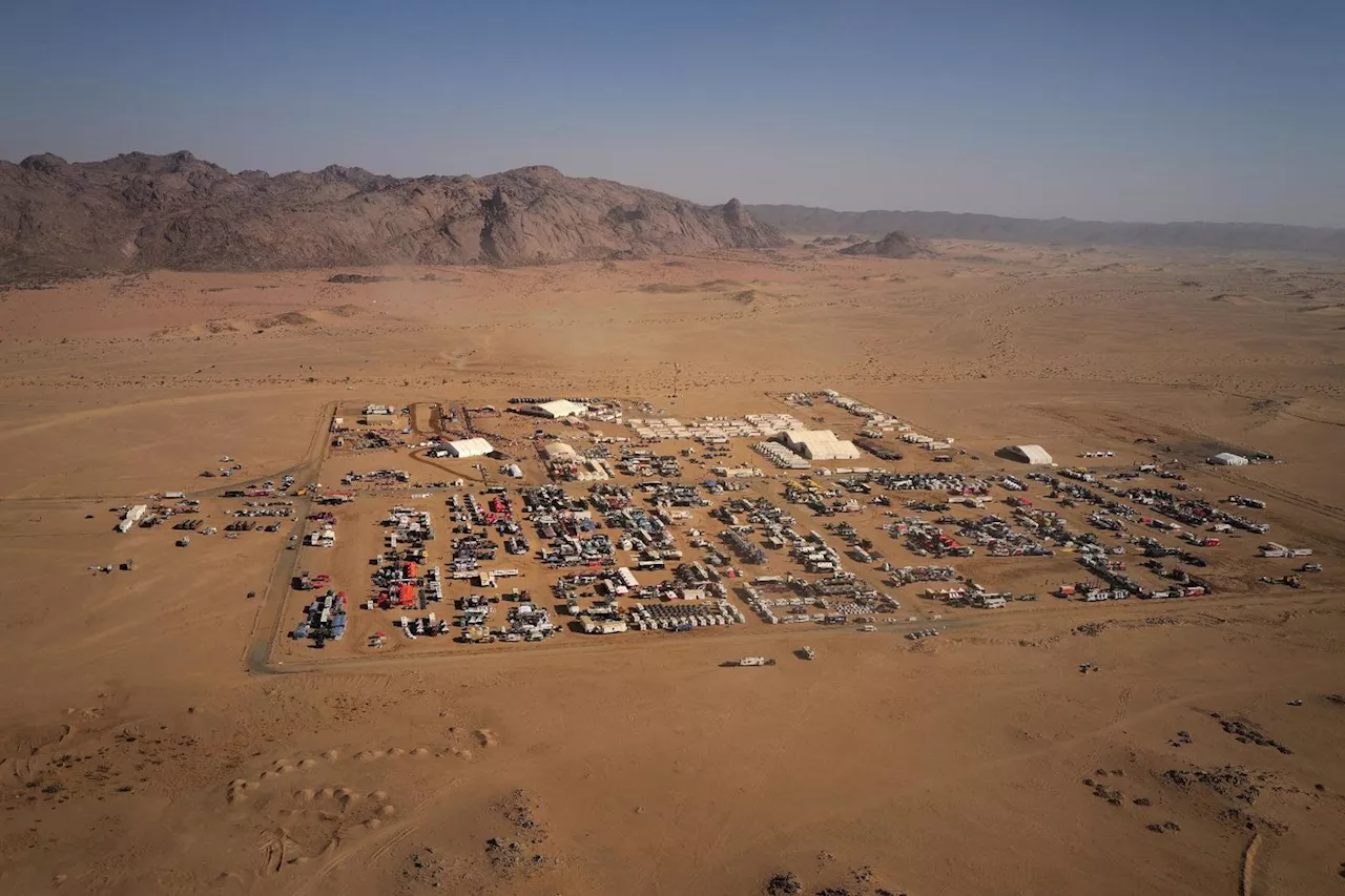 David Castera, le Directeur du Dakar, Parcourt le Désert en Hélicoptère