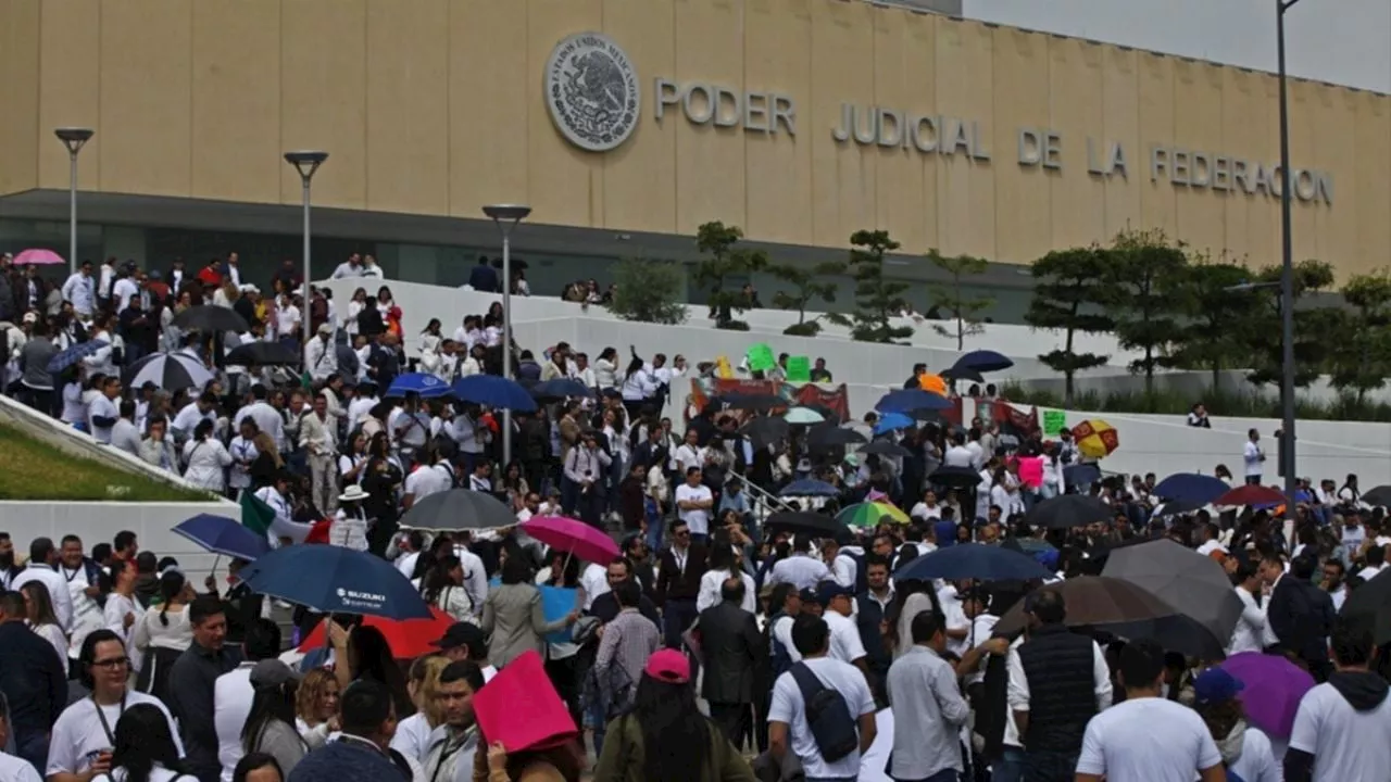 Trabajadores del Poder Judicial en Jalisco Protestan por Recortes Salariales