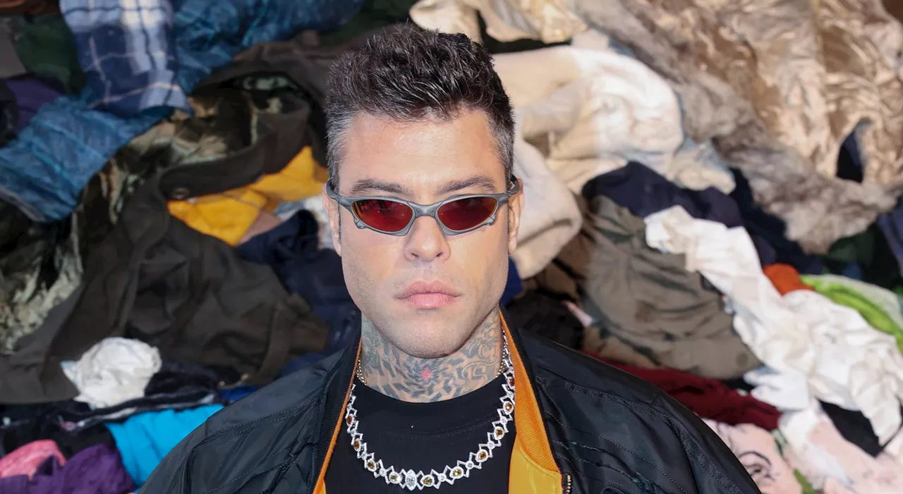 Fedez e il rituale foglie del destino: «Sbattuto fuori di casa da mia moglie e sarei dovuto morire a causa del