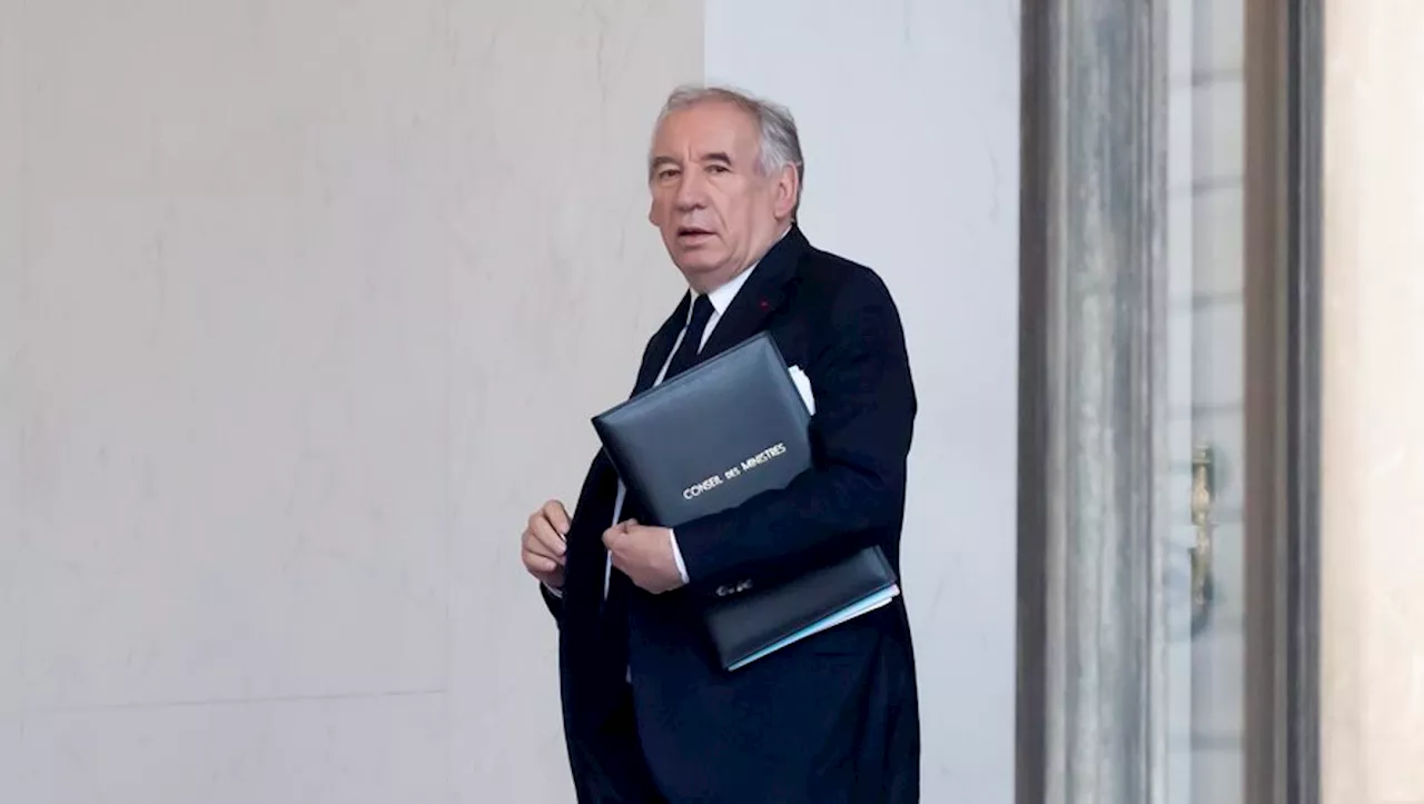 François Bayrou Propose une Négociation sur les Retraites, les Socialistes Restent Indisposés