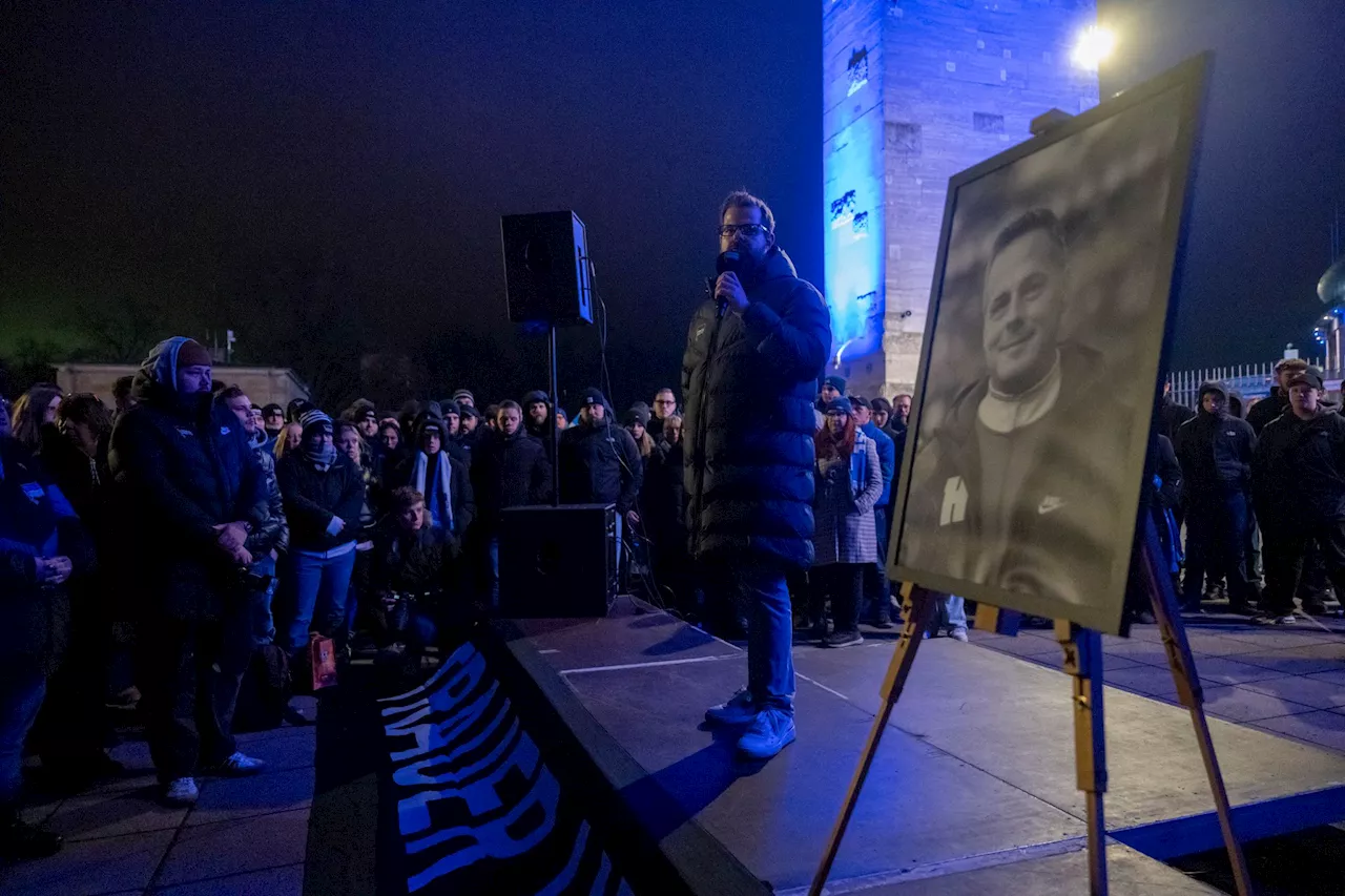 Hertha-Fans gedenken Kay Bernstein an Todestag