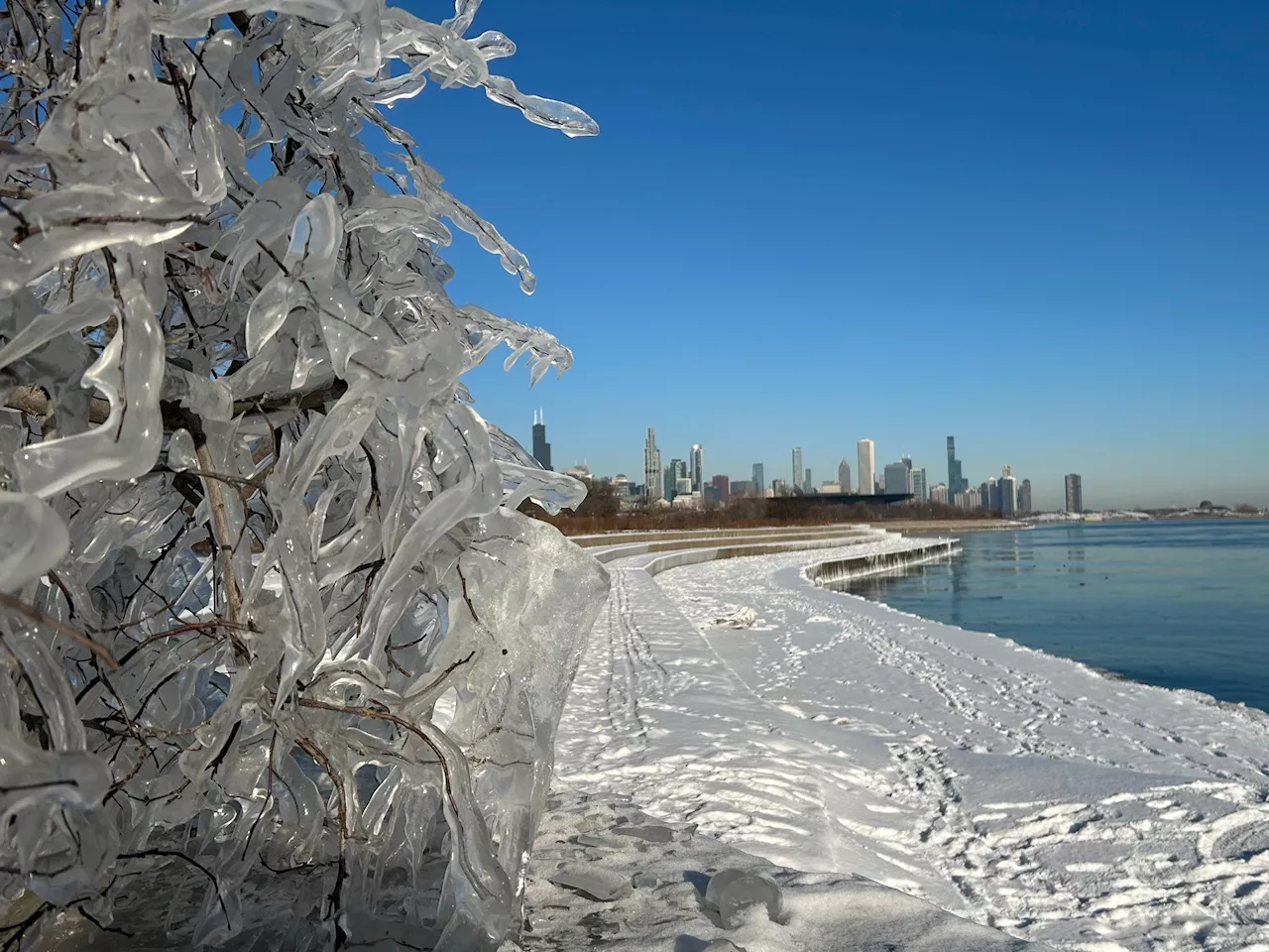 Chicago Braces for Dramatic Temperature Swings from Warm to Bone-Chilling Cold