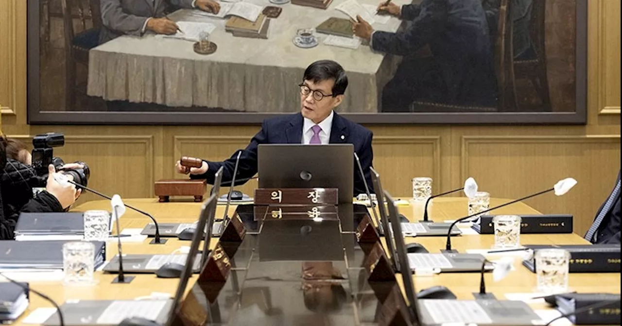 한은, 기준금리 연3% 동결...이창용 “계엄 영향에 환율 너무 높아”