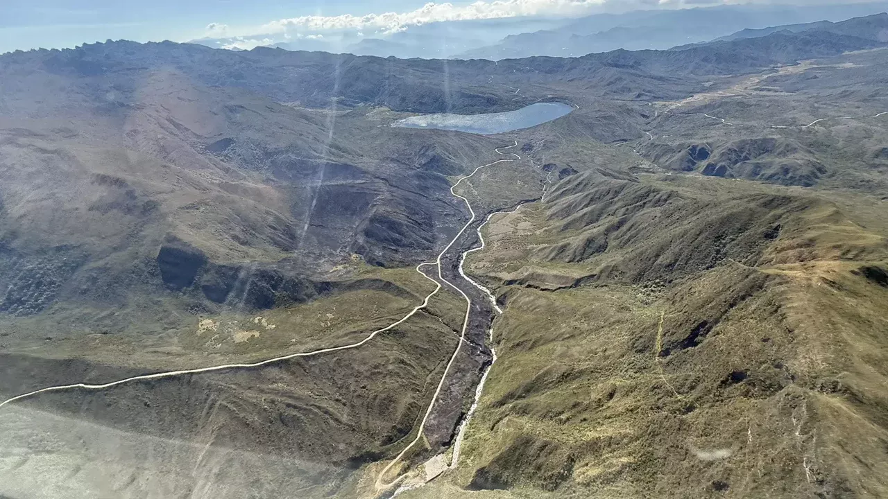 Incendio forestal controlado en Chingaza, amenaza a Bogotá