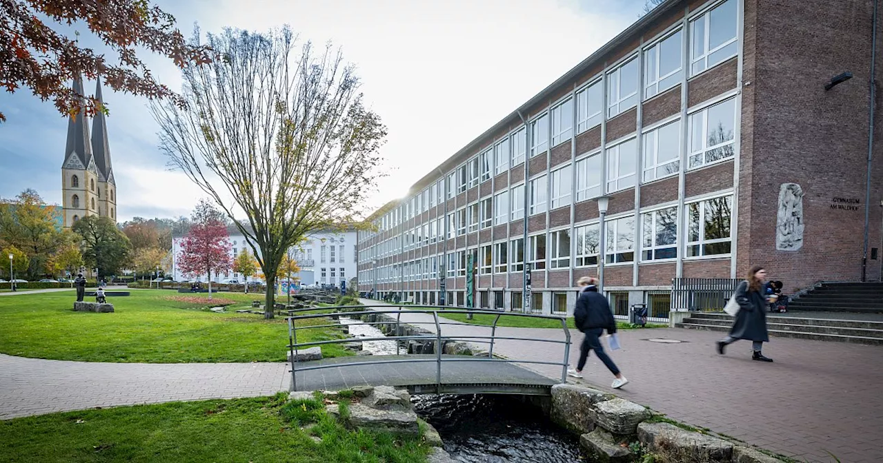 Erschütterte Eltern an Bielefelder Gymnasium: „Leidtragende sind unsere Kinder“