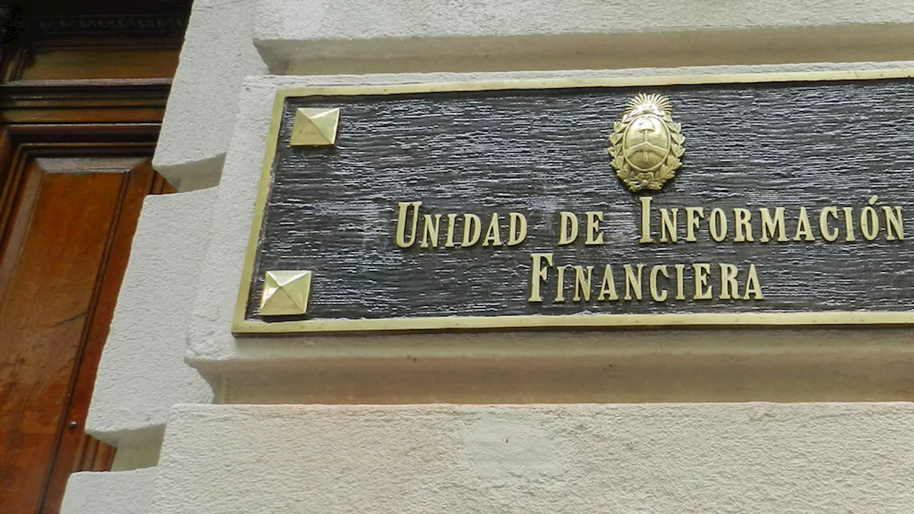 La doble jugada del Gobierno en la UIF: saca a Yacobucci y vuelve a tensar la cuerda con el PRO