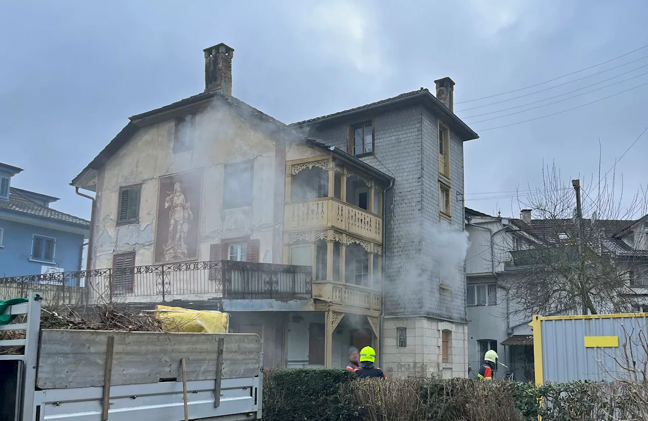 Willisau LU: Unbekannte schiessen Feuerwerk ins Haus – Brand ausgelöst (Zeugenaufruf)