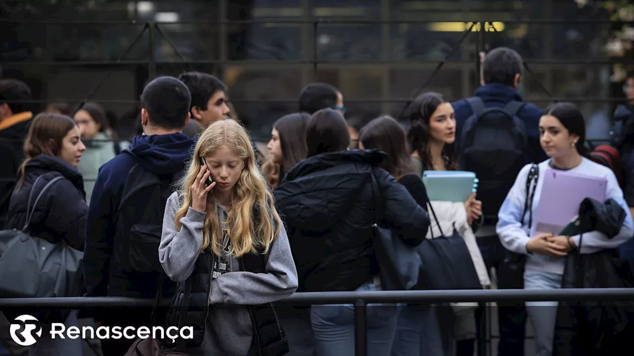 Trabalhadores não docentes de escolas de Sintra pedem mais recursos humanos