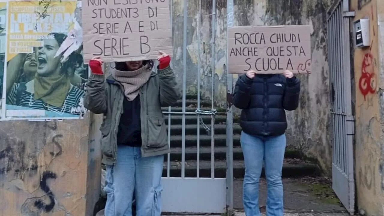 Scontro sui tagli alle autonomie scolastiche: studenti protestano