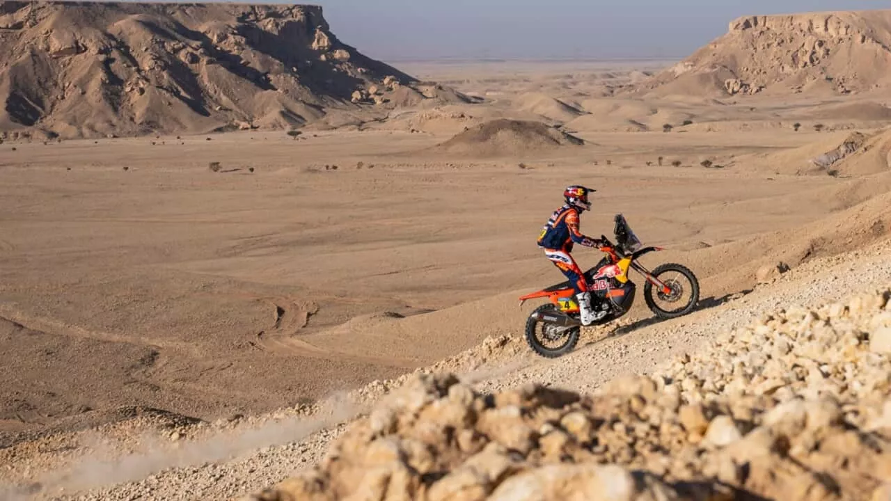 Sanders Strengthens Lead in Dakar Rally