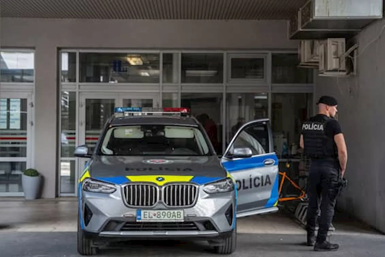 Slovacchia, 18enne uccide a coltellate due persone a scuola: diversi feriti