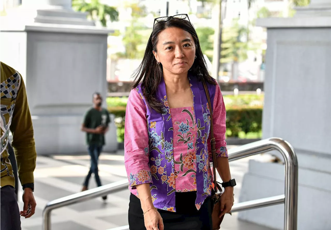 Lecturer Says Hannah Yeoh's Book Vetted, Not Religious