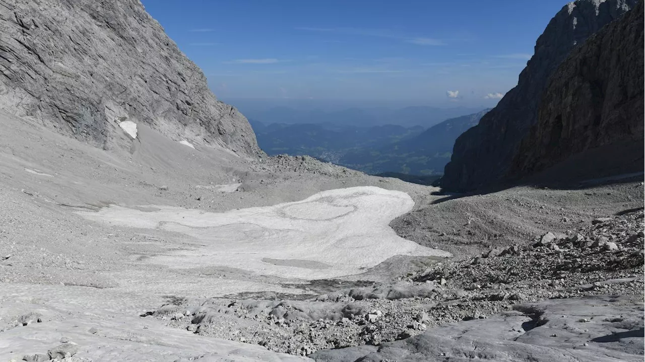 Ruß und Algen verdunkeln das Eis: Wie Waldbrände die Gletscherschmelze anheizen