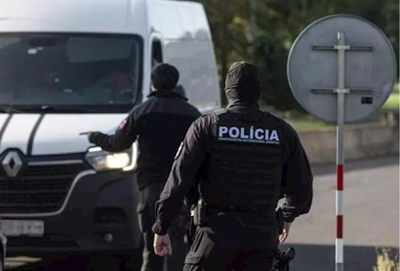 Studente uccide due persone in un attacco a coltellate in una scuola superiore in Slovacchia