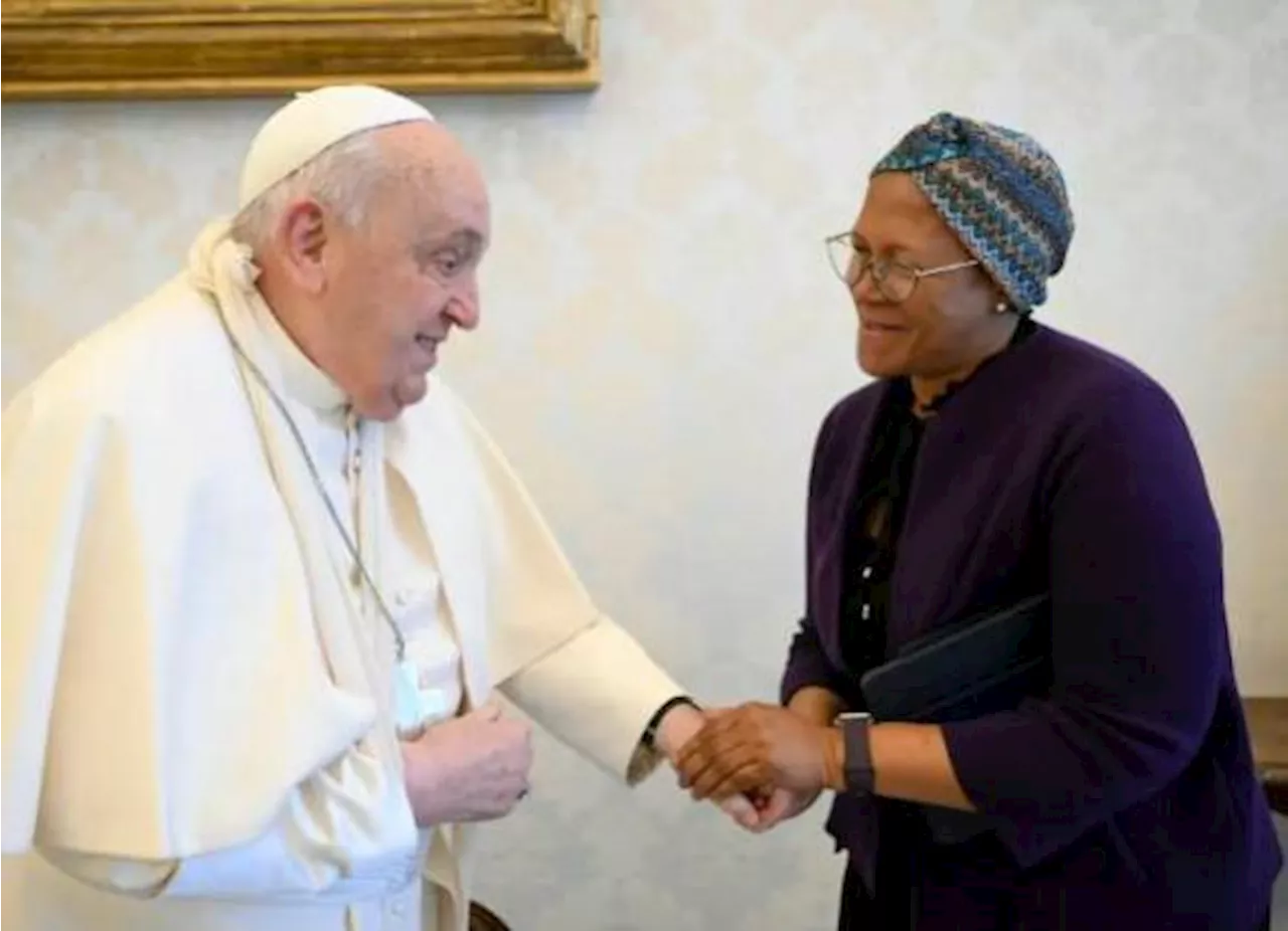 El Papa Francisco se lesiona el brazo derecho tras una caída en el Vaticano