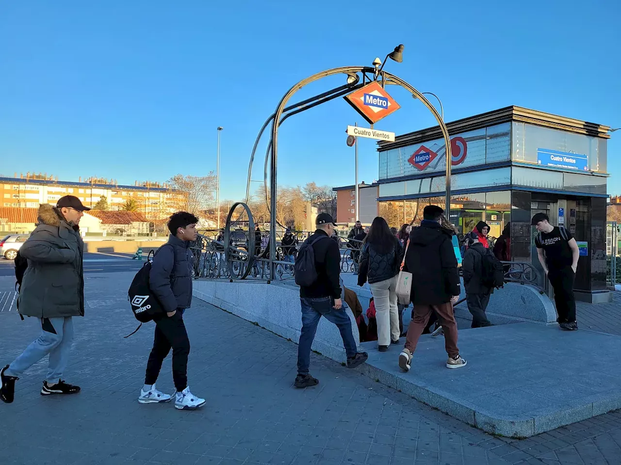 Cola en el autobús y caos en Cuatro Vientos por el soterramiento de la A-5