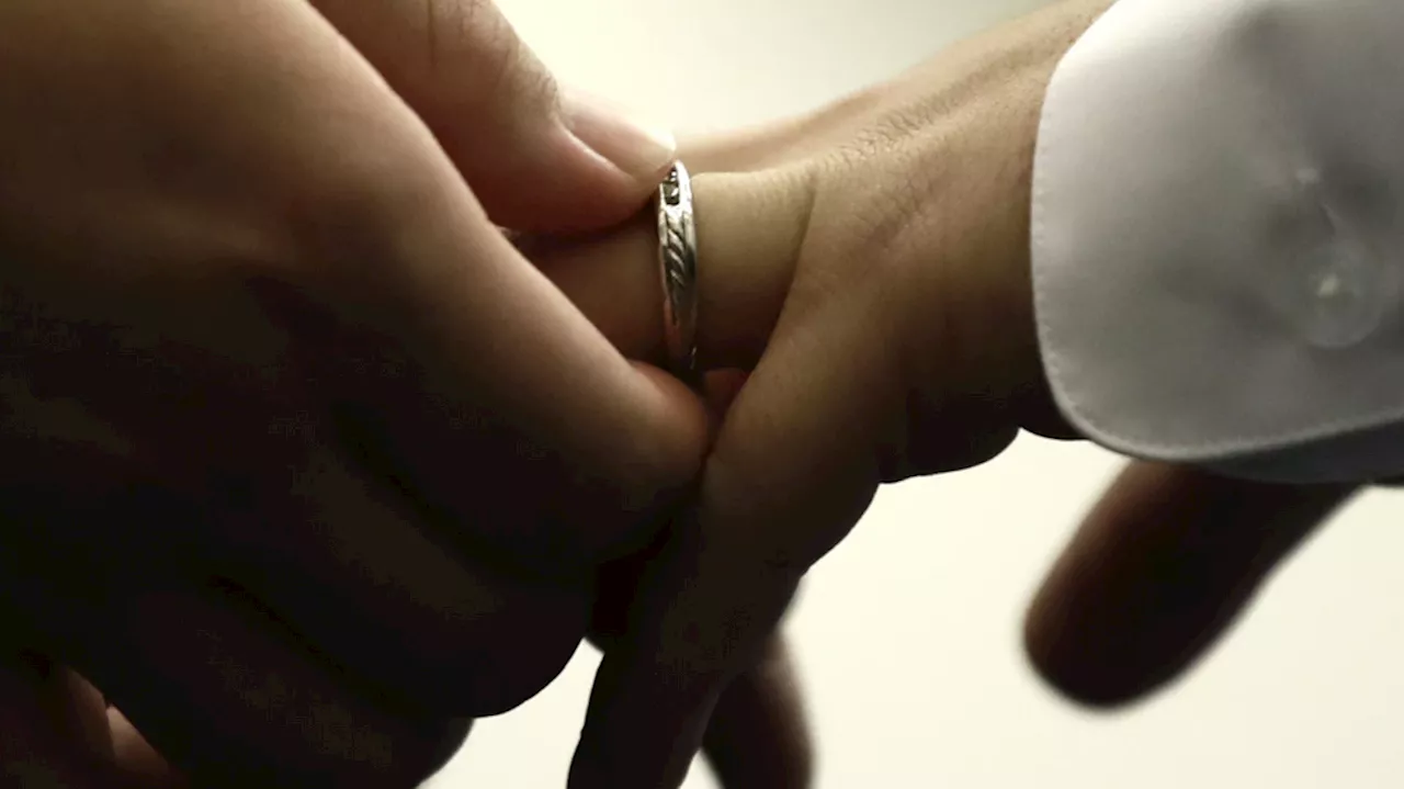 US Divorce Rates Hit Historic Low, Marriage Trends Shift