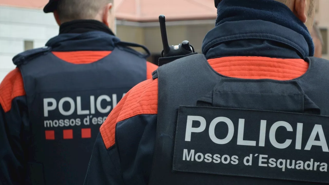 Tres jóvenes detenidos por una presunta violación grupal en un piso de Barcelona