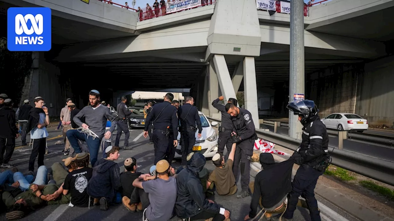 Israeli protesters block roads over Gaza ceasefire — as it happened