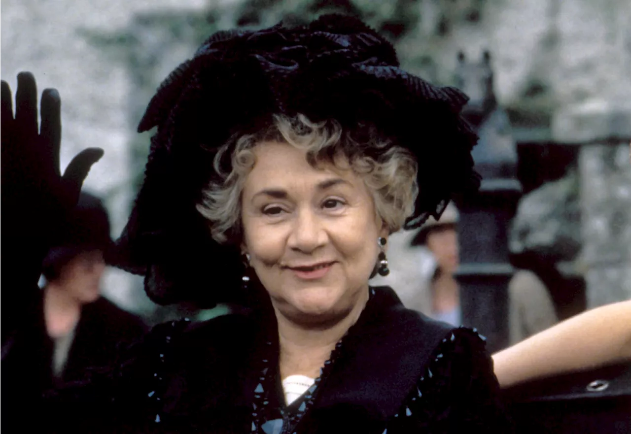 Addio a Joan Plowright, morta a 95 anni Lady Olivier: attrice e leggenda britannica