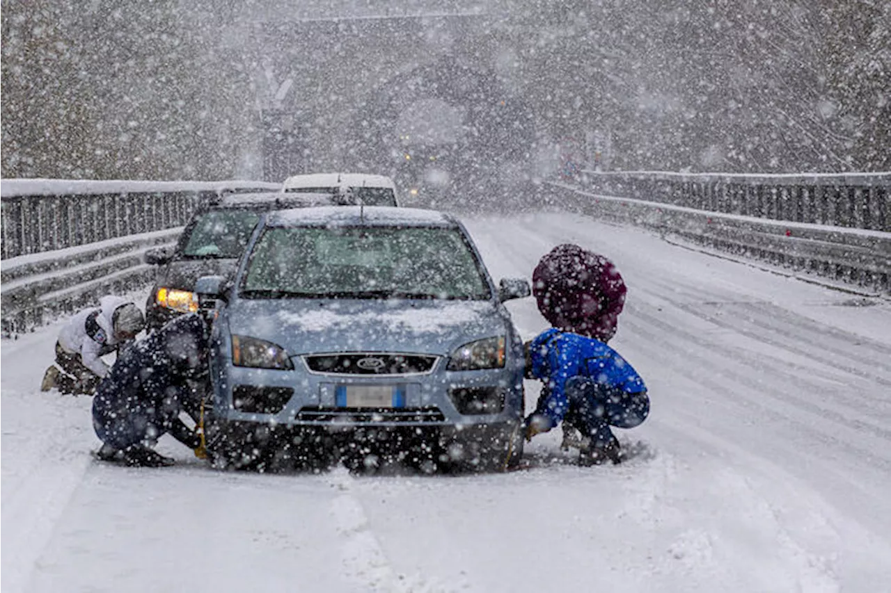 Maltempo con piogge e venti al Sud Italia, allerta rossa in Sicilia e Calabria