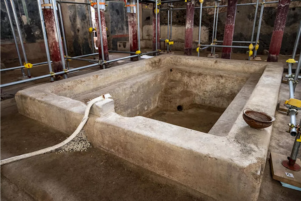 Scoperti nuovi ambienti termali e un salone per banchetti in una domus privata di Pompei