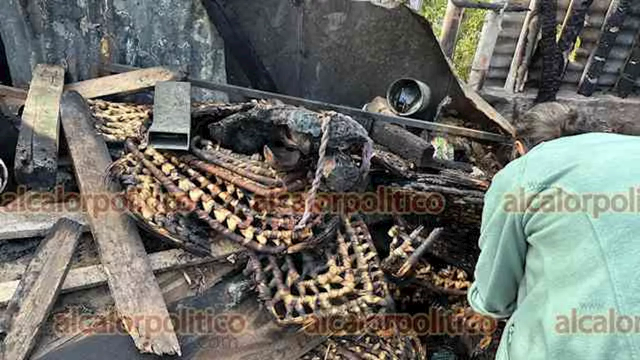 Piden ayuda tras perder su vivienda por incendio, en Veracruz Puerto