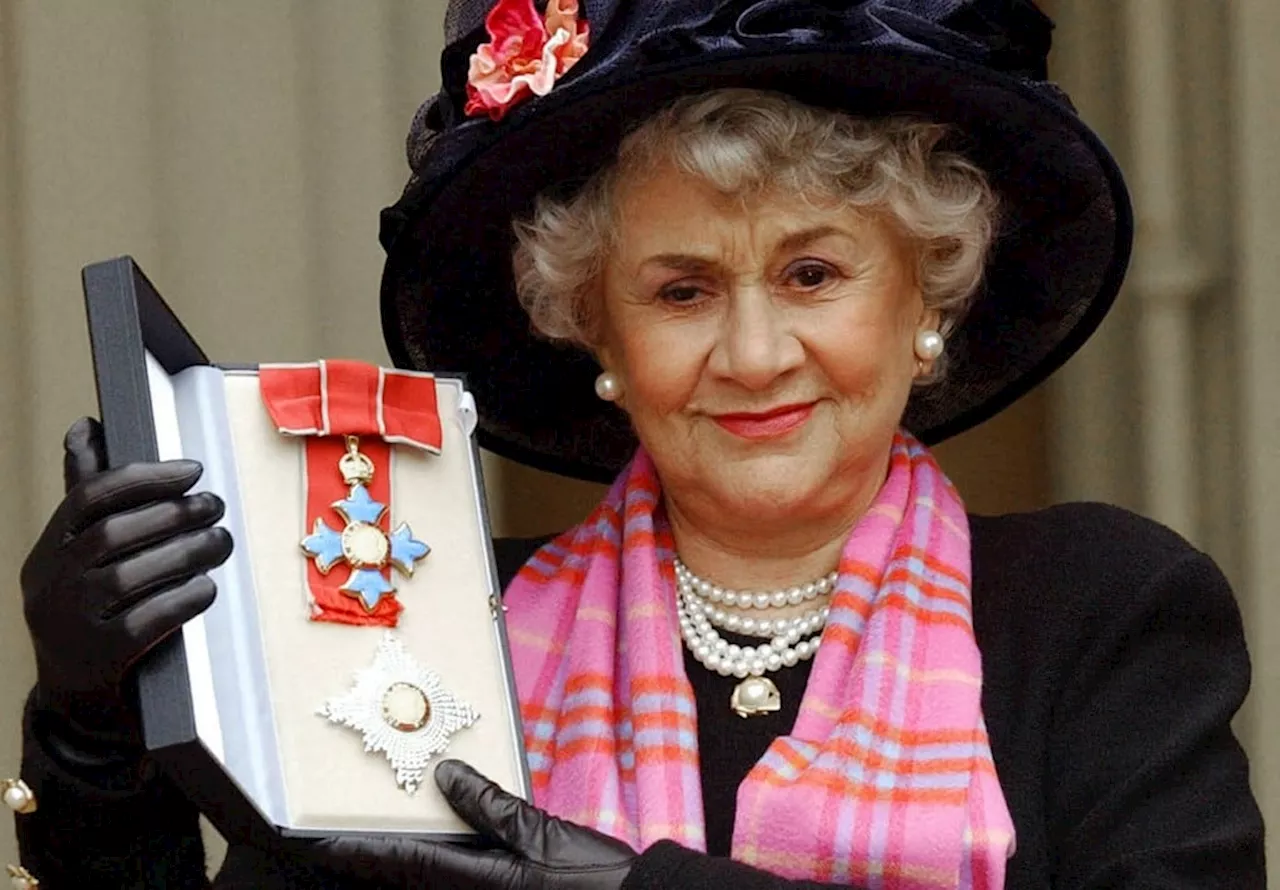 Atriz britânica Joan Plowright morre aos 95 anos