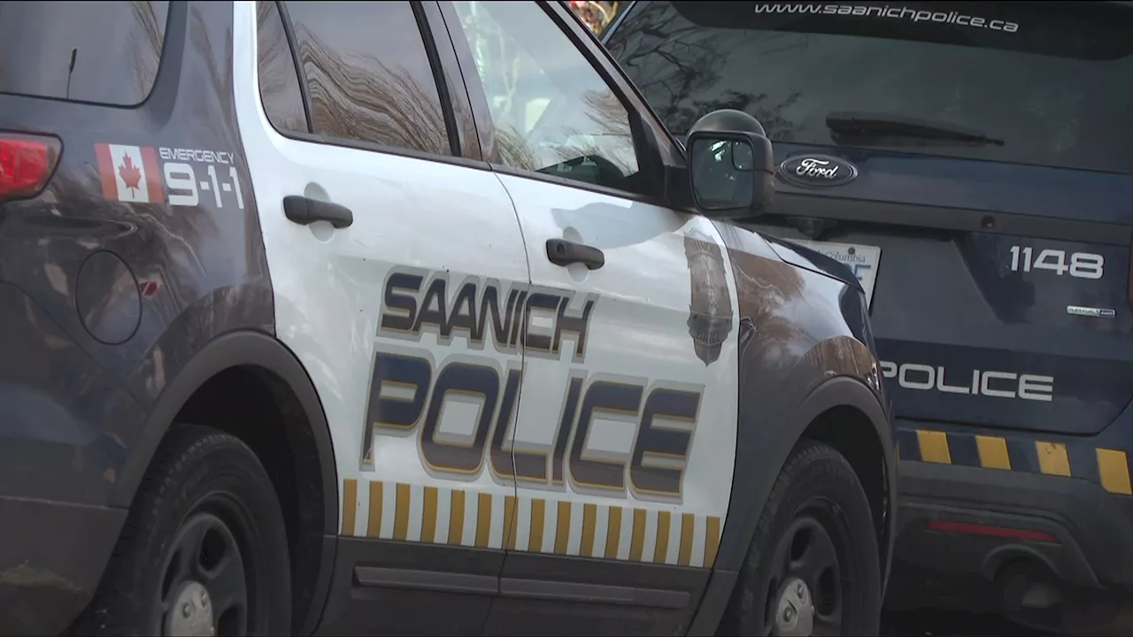 Saanich police issues warning after driver invites middle school students into vehicle