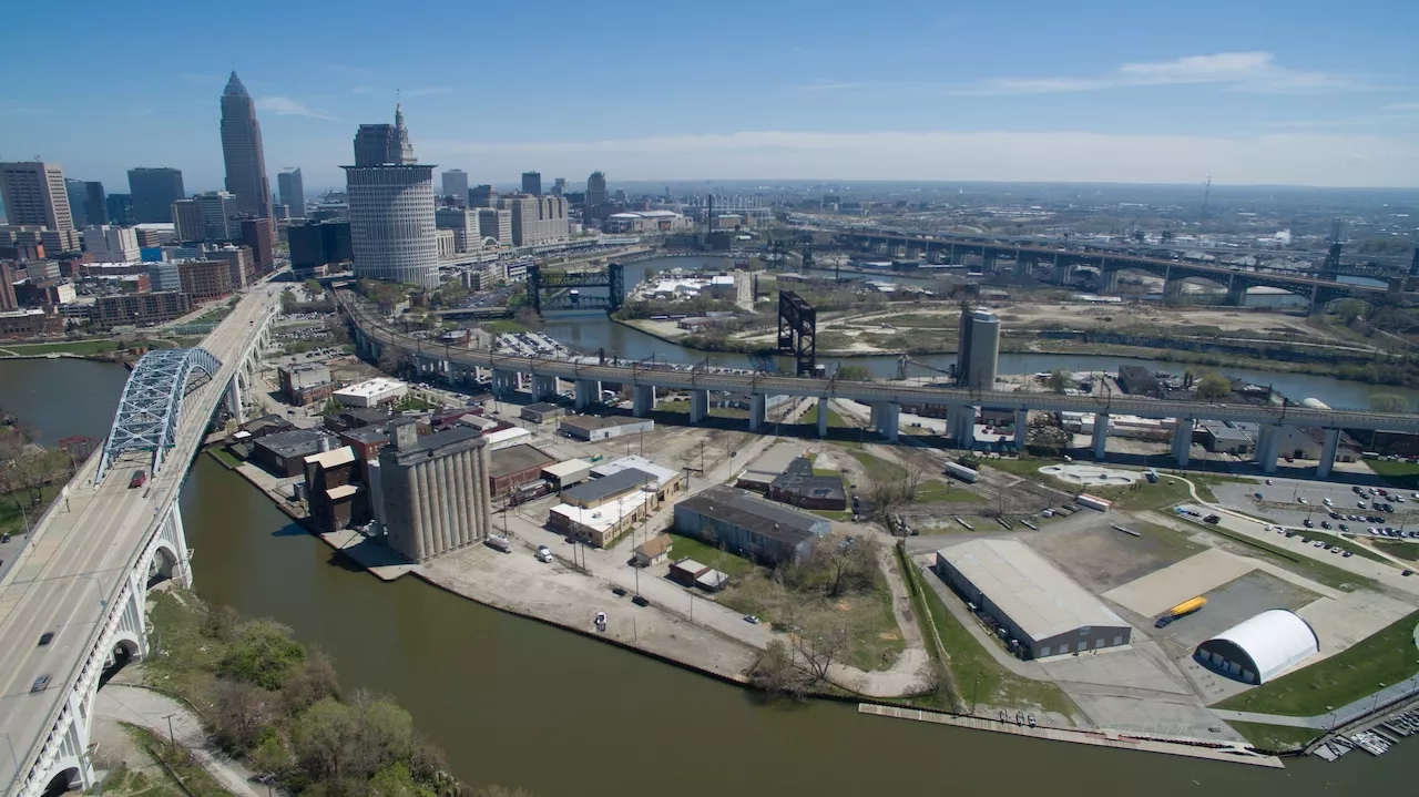 Cleveland Metroparks Eyes Demolition of Grain Craft Silos for Riverfront Trail