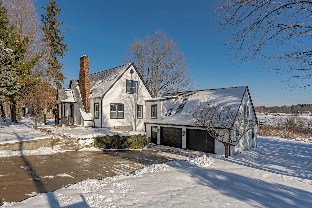 Embrace lakeside living in renovated Franklin Twp. cottage: House of the Week