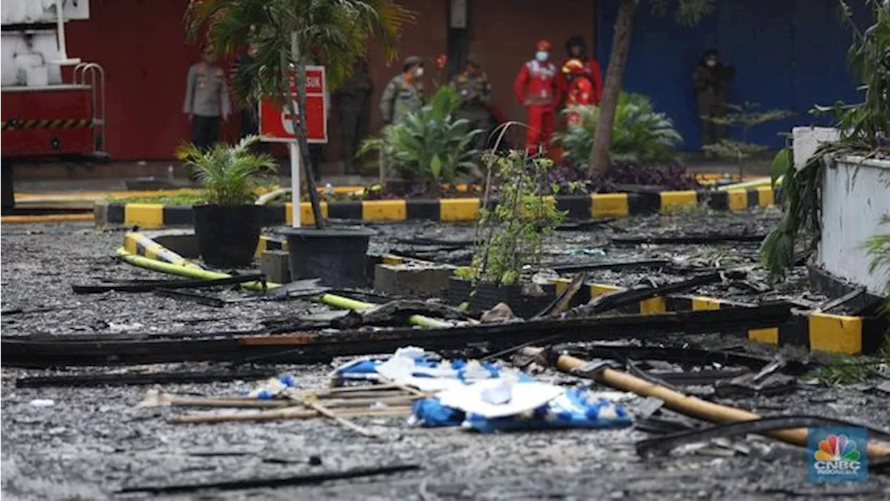 Kebakaran Glodok Plaza: 14 Korban Hilang, Pencarian Terus Berlanjut