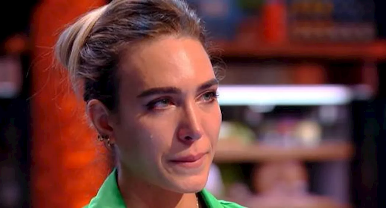 MasterChef 14, Sara scivola sulla pizza fritta di Franco Pepe: disastro e lacrime. Jack: «Mi sento in colpa»