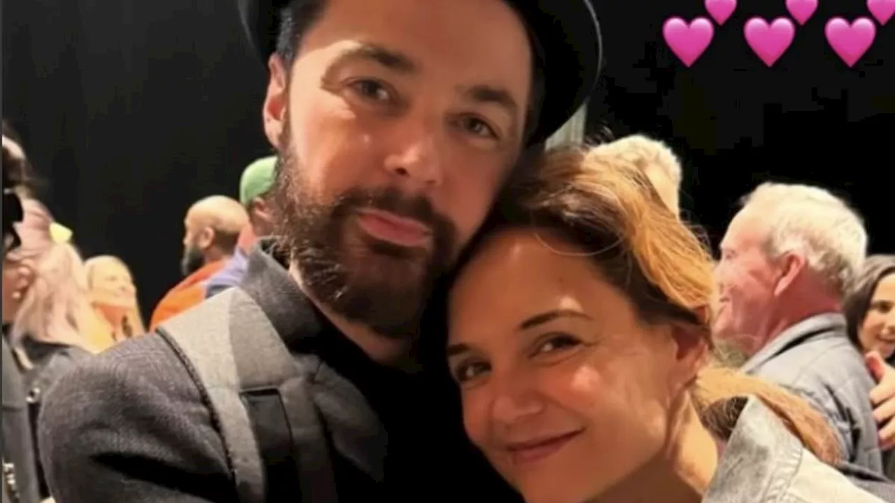 Katie Holmes cuddles up to unrecognizable star of one of TV's biggest sitcoms