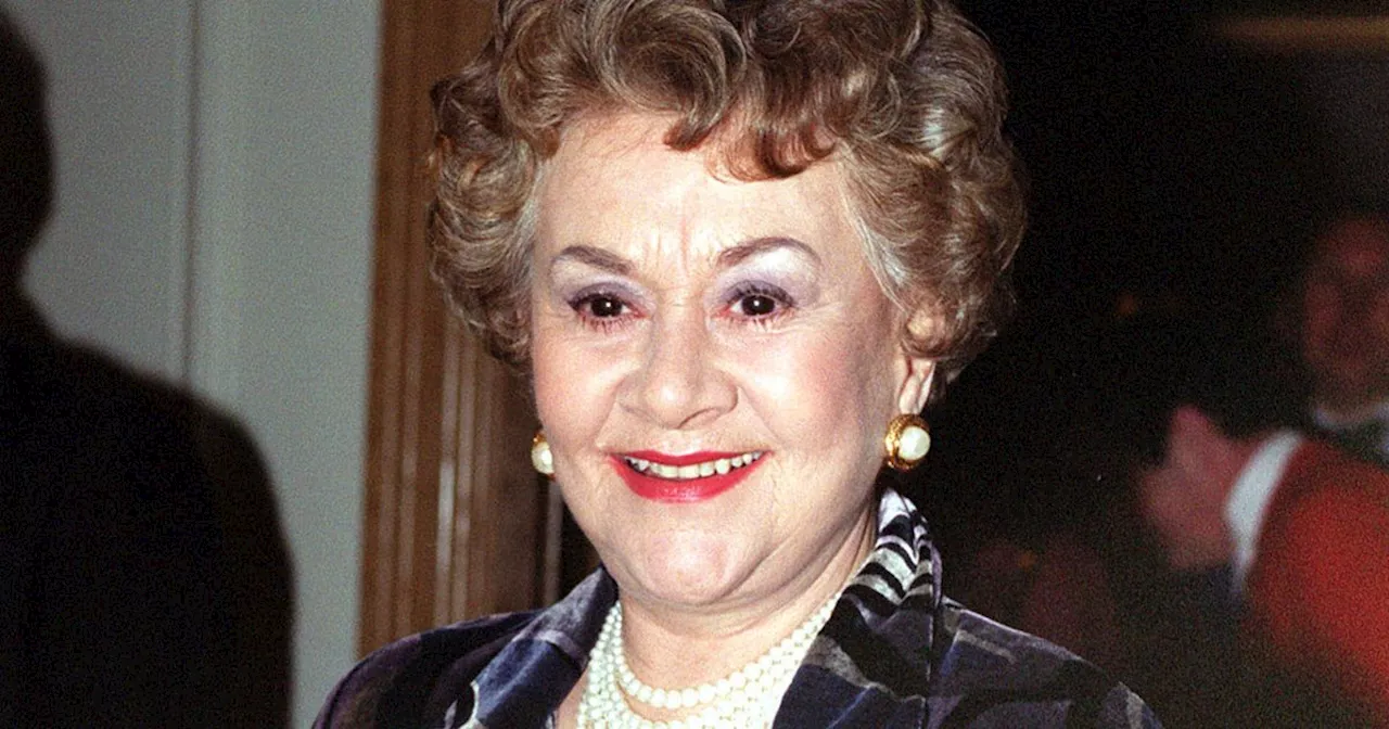 Dame Joan Plowright, Actress and Olivier's Widow, Dies at 95