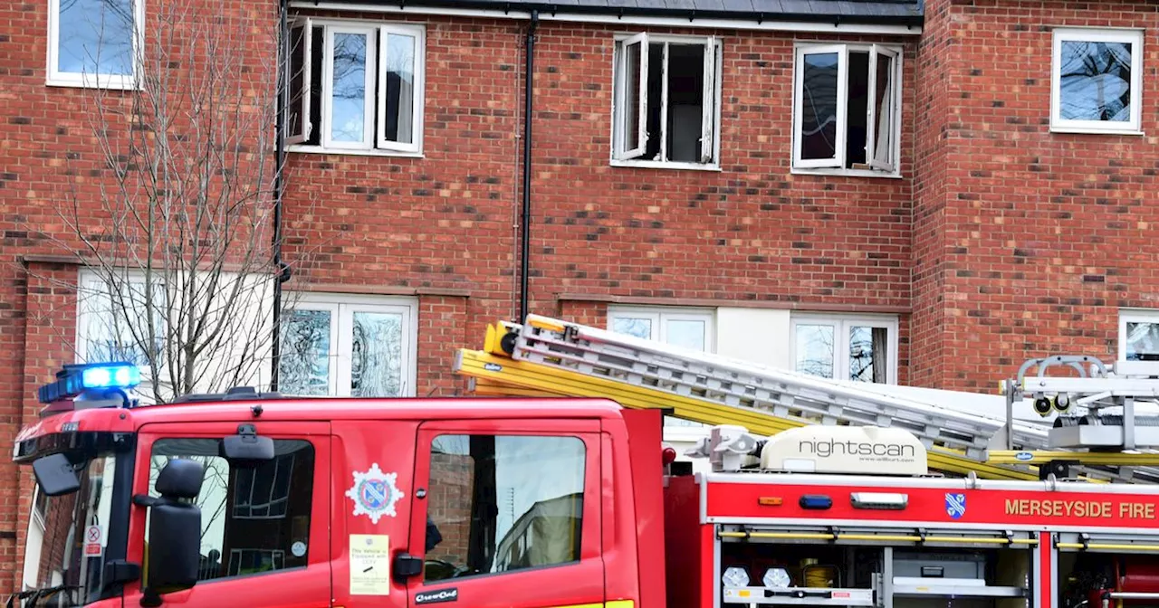 Woman saw 'man being carried on stretcher' after flat fire