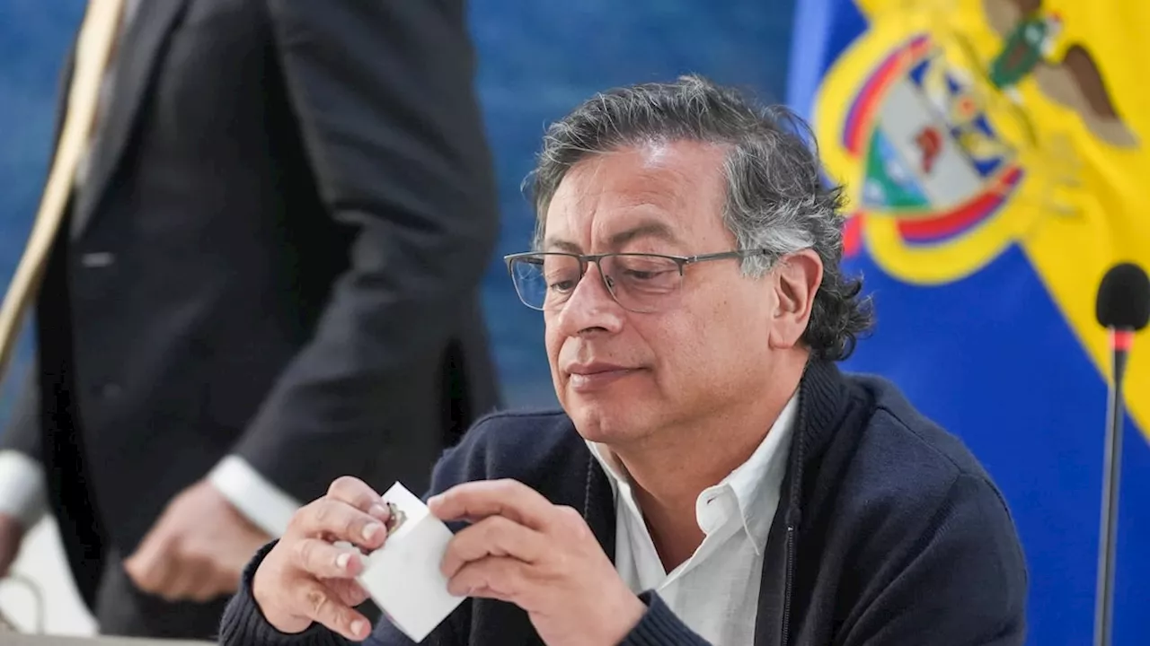 Presidente Petro suspende diálogos de paz con el ELN tras atentados en Catatumbo