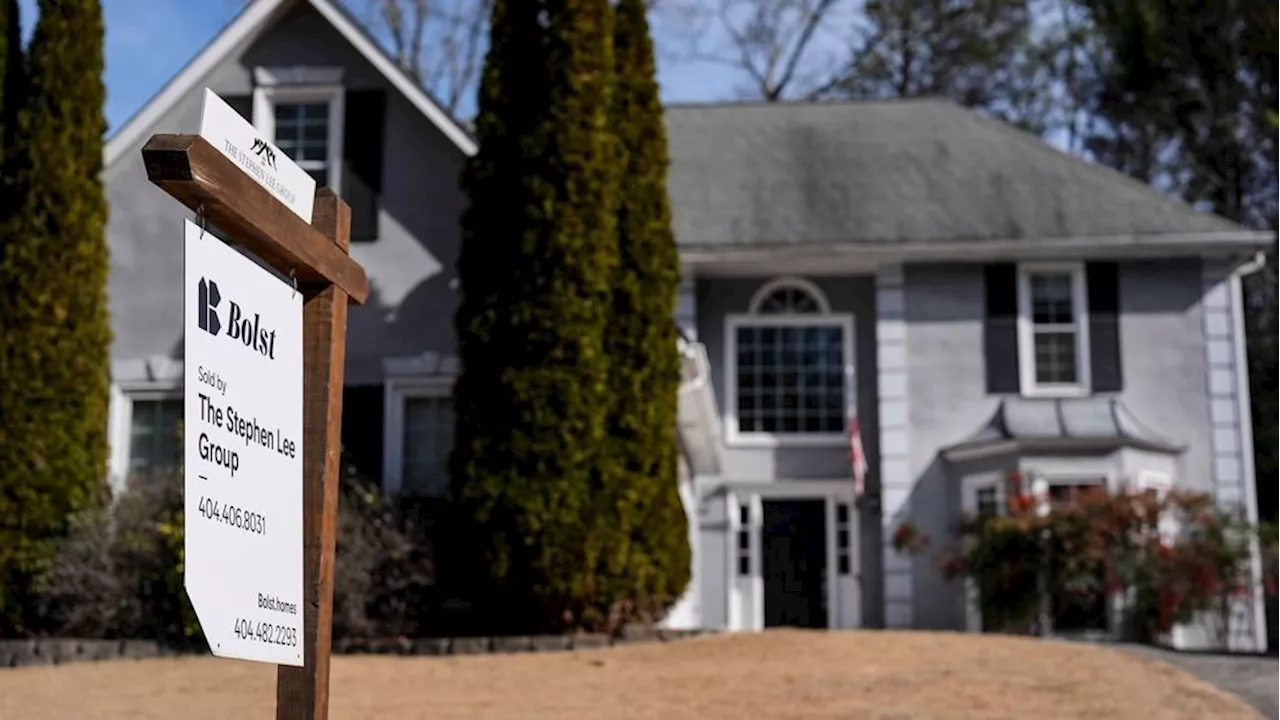 Mortgage Rates Surge Above 7%, Raising Concerns for Housing Market