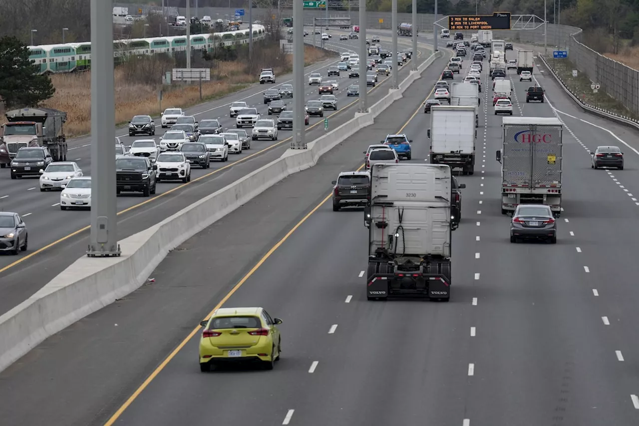 Two officers charged in Hwy 401 wrong-way crash that killed four: SIU