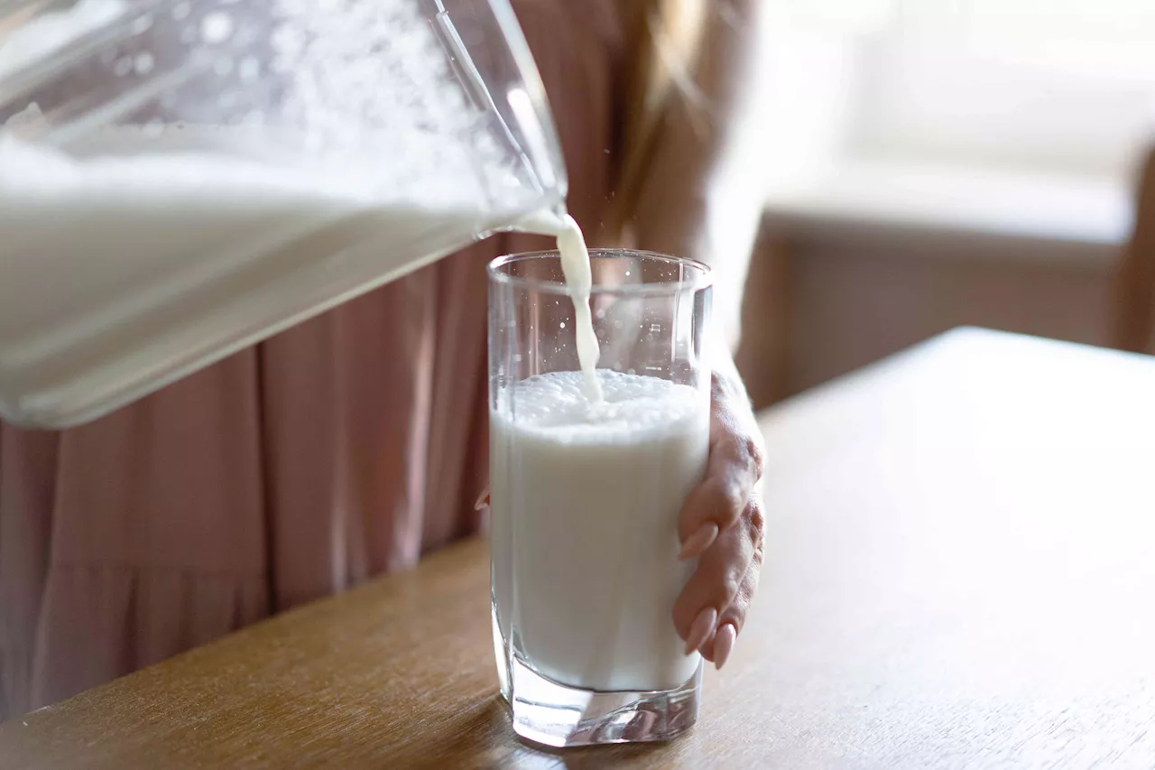 Daily Calcium Intake Linked to Lower Colorectal Cancer Risk in Women